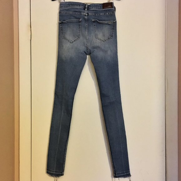 HOLLISTER High Rise Super Skinny Ripped Jeans | 1R - Picture 7 of 15